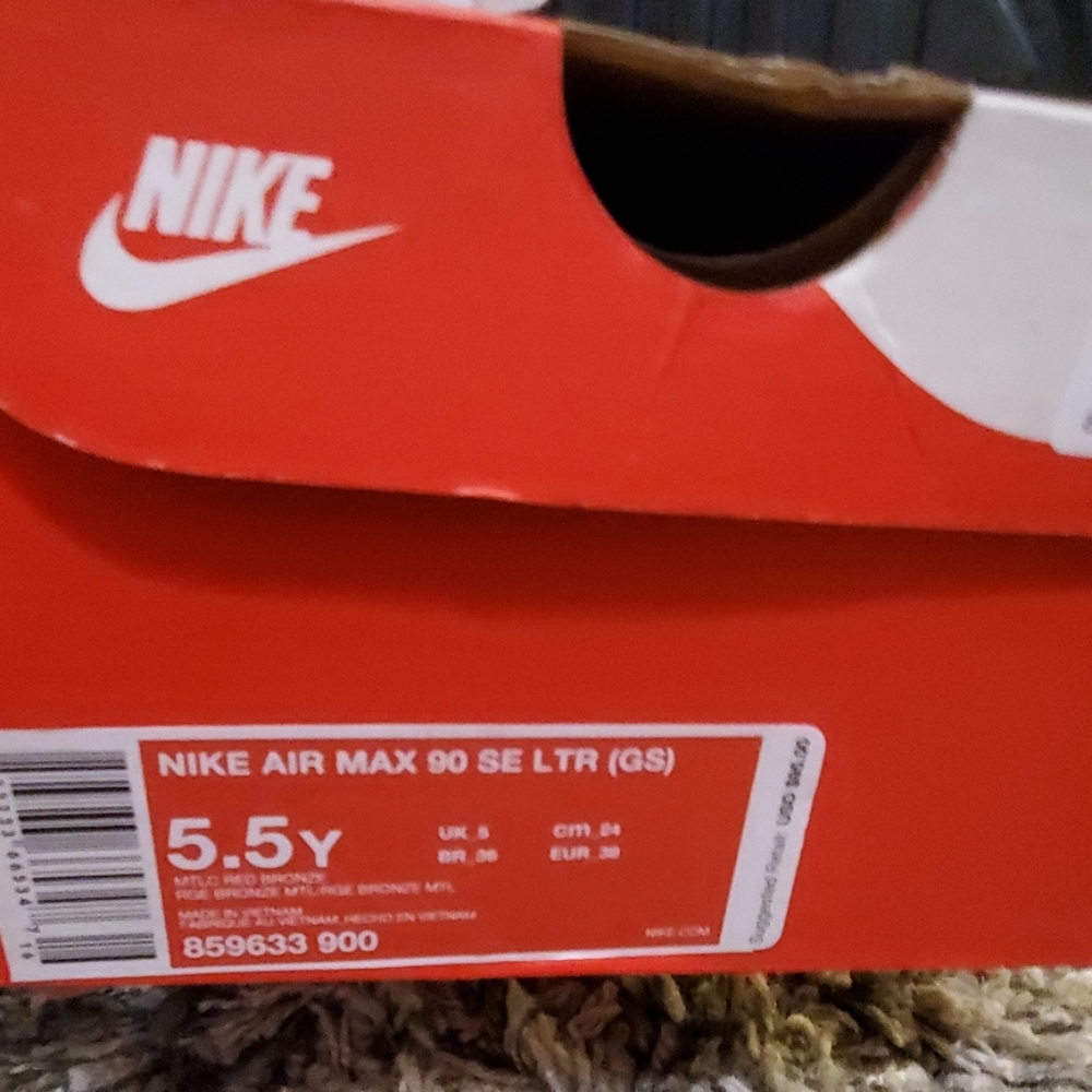 Shoes - Picture 3 of 4